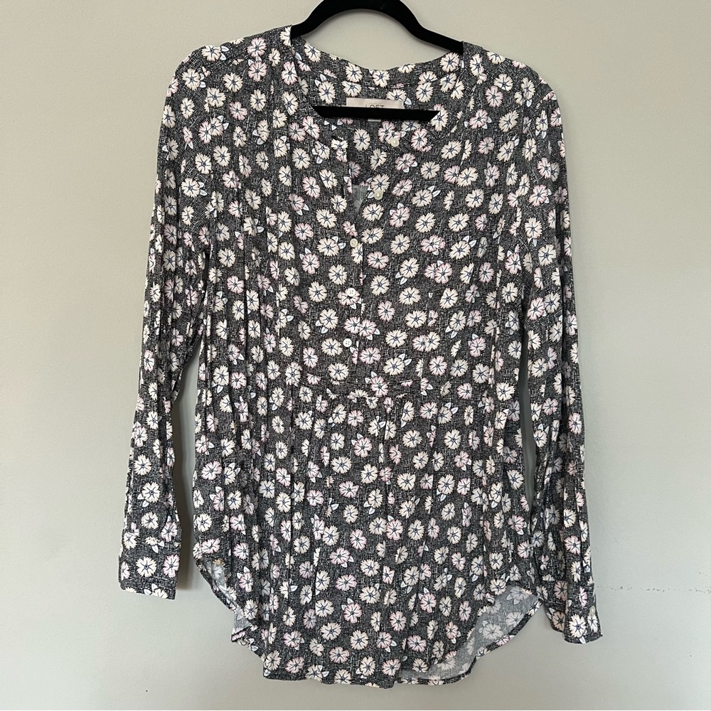5/$25 Ann Taylor LOFT Blouse Large Multicolor Long Sleeve Floral V Neck Button